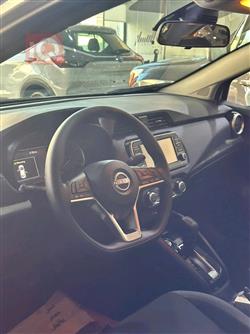 نيسان فيرسا